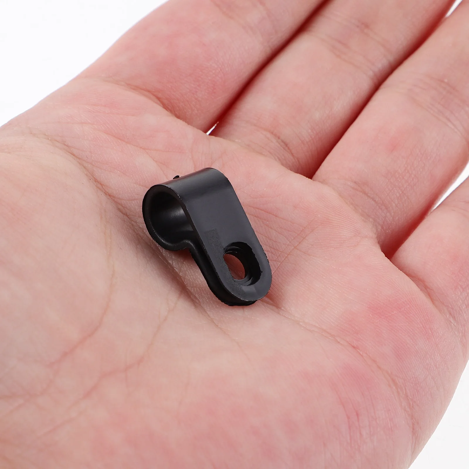 

100Pcs 7.9mm Cable Clip Organizer Multi Use Wire Holder Clamp for Rope Lights Ethernet Cords Outdoor Indoor Wall Deck Fastening