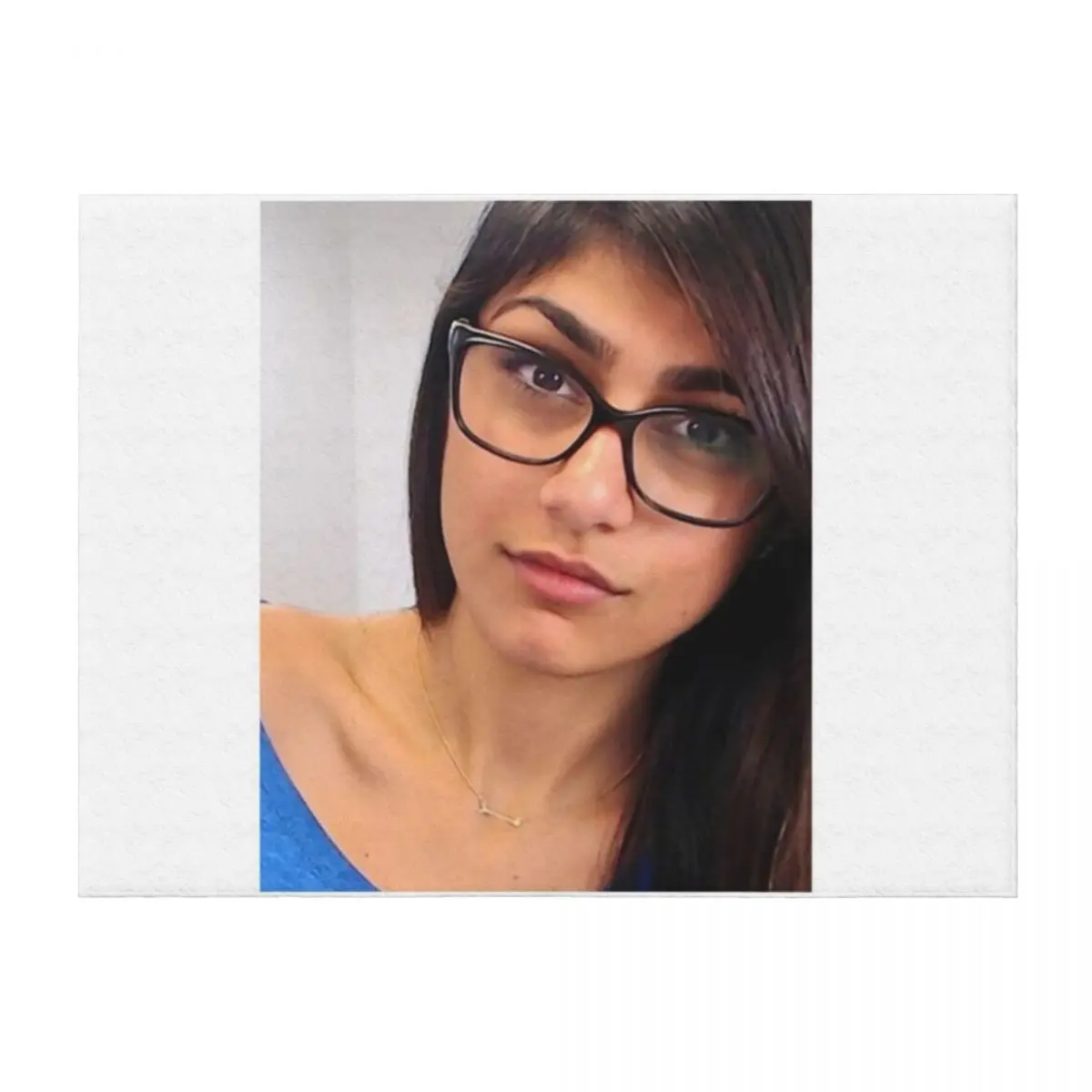 

Mia khalifa Throw Blanket Sofa Throw Warm Luxury Throw Luxury Brand Blankets