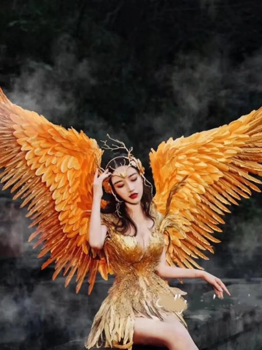 

Golden Feather Wings, Golden Angel Wings for Adult Photography Props and Halloween Costume Perfectly Combined