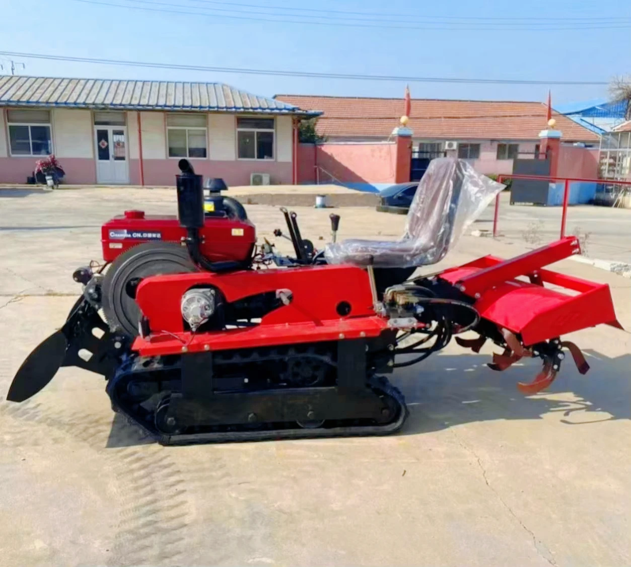 35 horsepower 25 horsepower agricultural greenhouse orchard multi-functional diesel crawler micro rotary tiller wholesale
