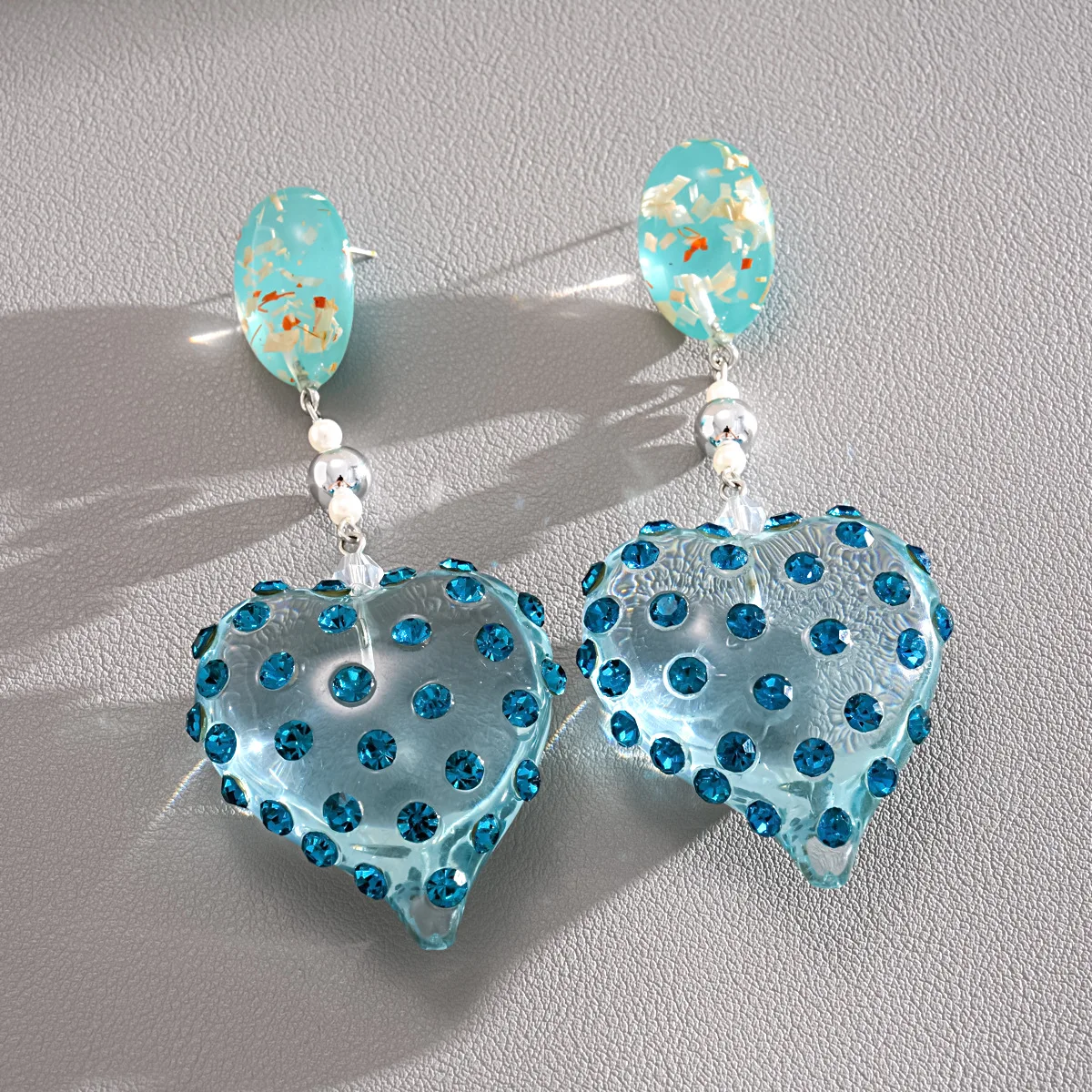Women'S Accessories Trends 2026 - Large Transparent Resin Heart Drop Earrings