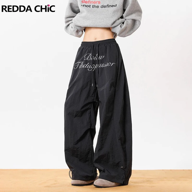 

REDDACHIC мужские черные брюки с буквенным принтом, винтажные плиссированные брюки большого размера с эластичной резинкой на талии, широкие брюки, повседневная одежда