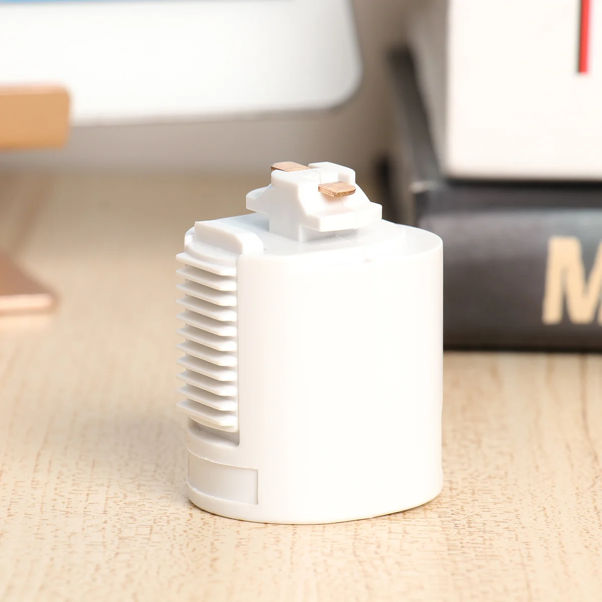 

Japanese Style Adapter for Track Duty Rail Lighting Connector Easy Install with Conductive Wires White