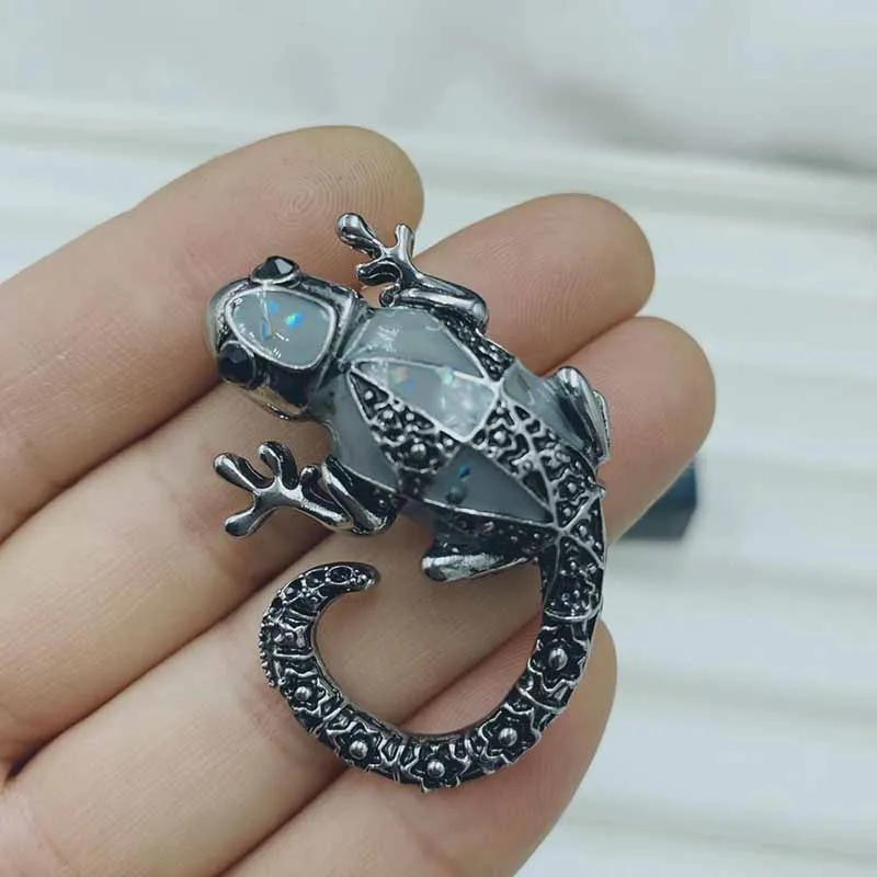 Broche de personnalité européenne et américaine pour hommes et femmes, épingle de costume en forme de lézard d'huile