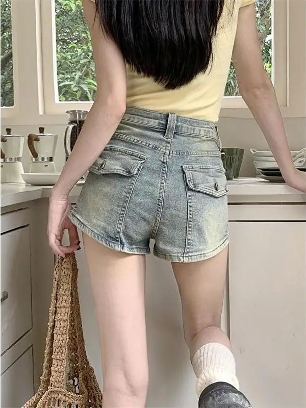 

Retro American Spicy Girl A-Line Denim Shorts Women Summer 2026 Fashion Versatile High Waist Slimming Hot Pants INS Straight ...