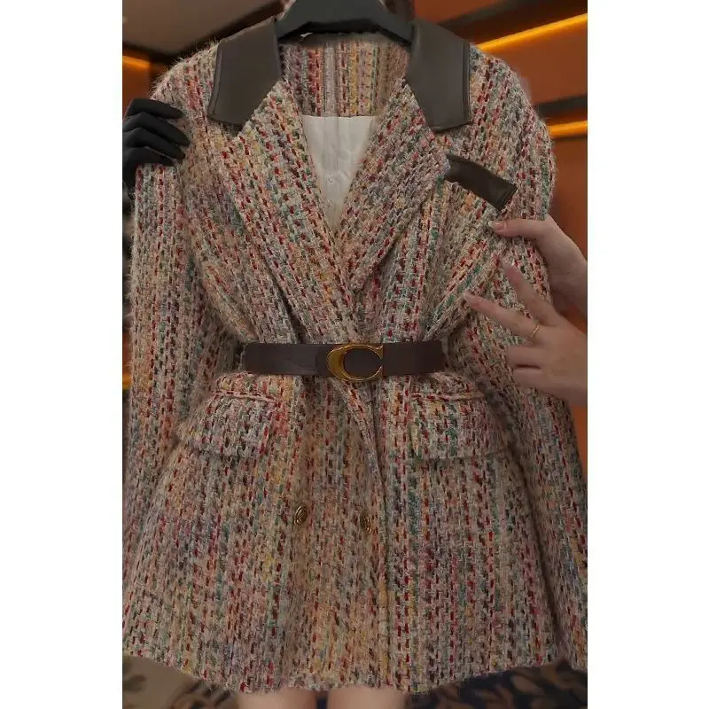 Damska kurtka puchowa zimowa 2025, dopasowany krój, z paskiem w talii, pikowana, ciepła, ocieplana odzież wierzchnia w stylu marynarki, modna.