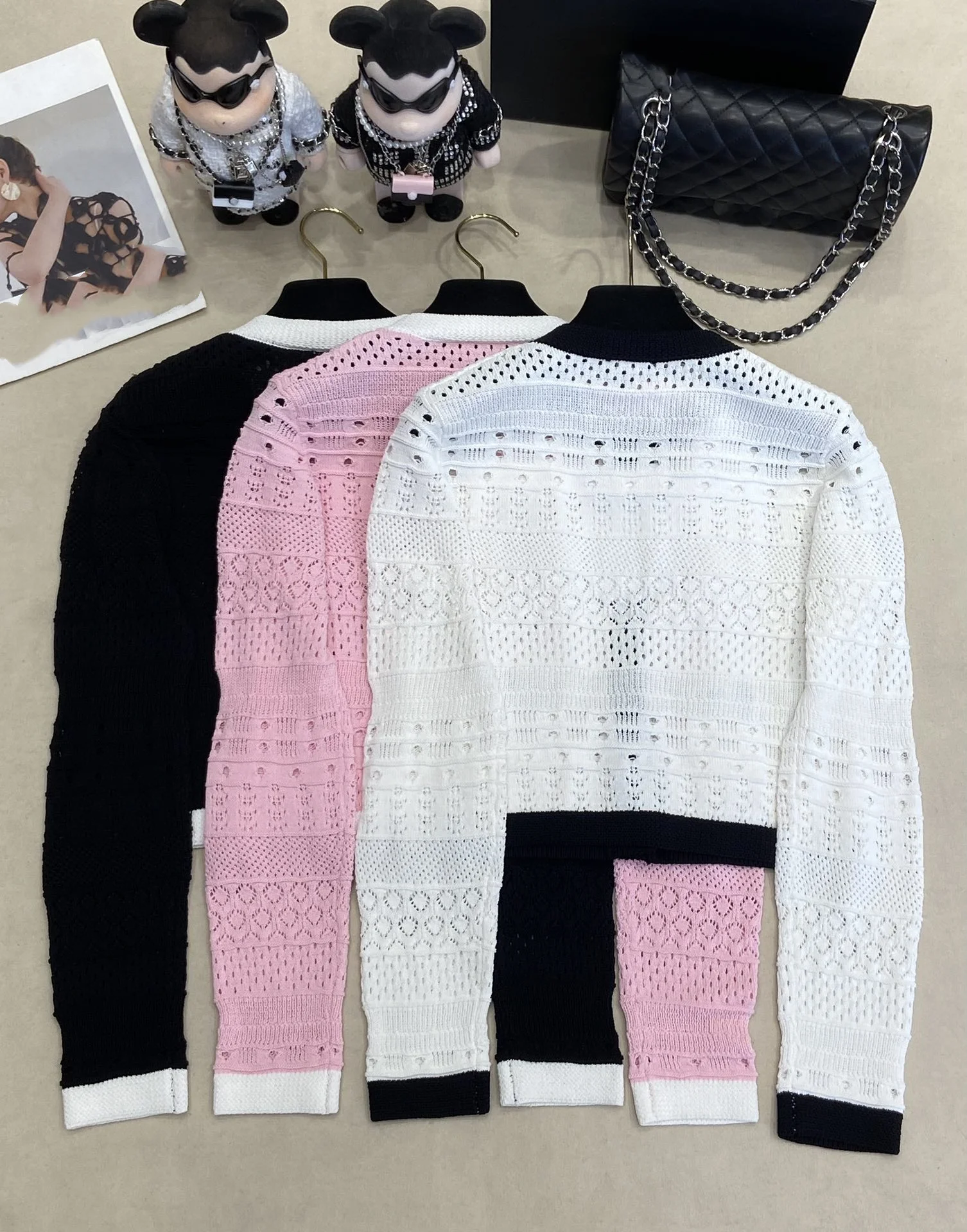 

24th early autumn latest series! Contrast color crew neck knitted long-sleeved cardigan! A must-have for fragrant girls! The hol