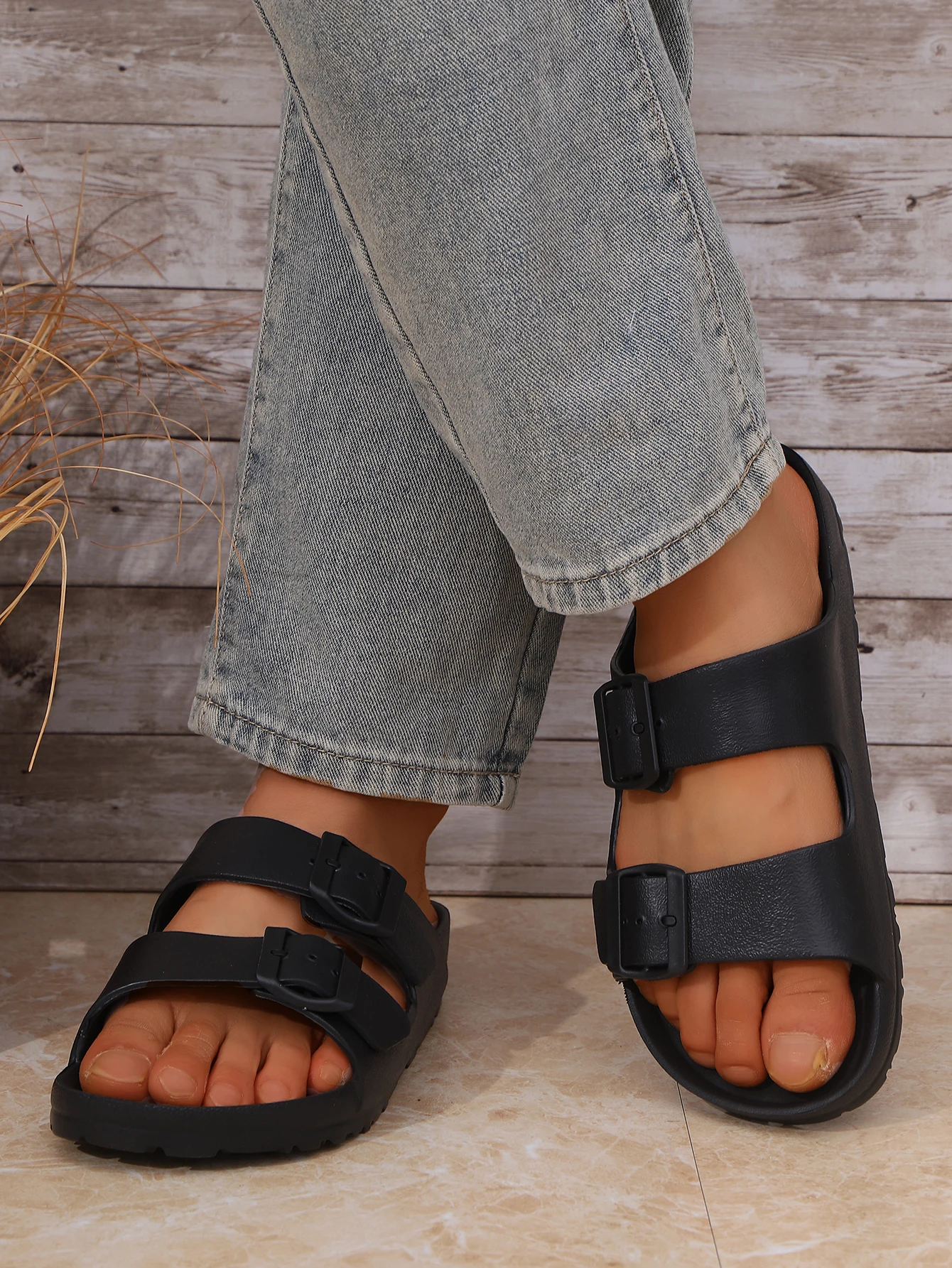 Summer Men's Casual Simple Solid Color Buckle Plastic One-Piece Lightweight Comfortable Slip-On Flat Adjustable Slippers for Home Indoor Use