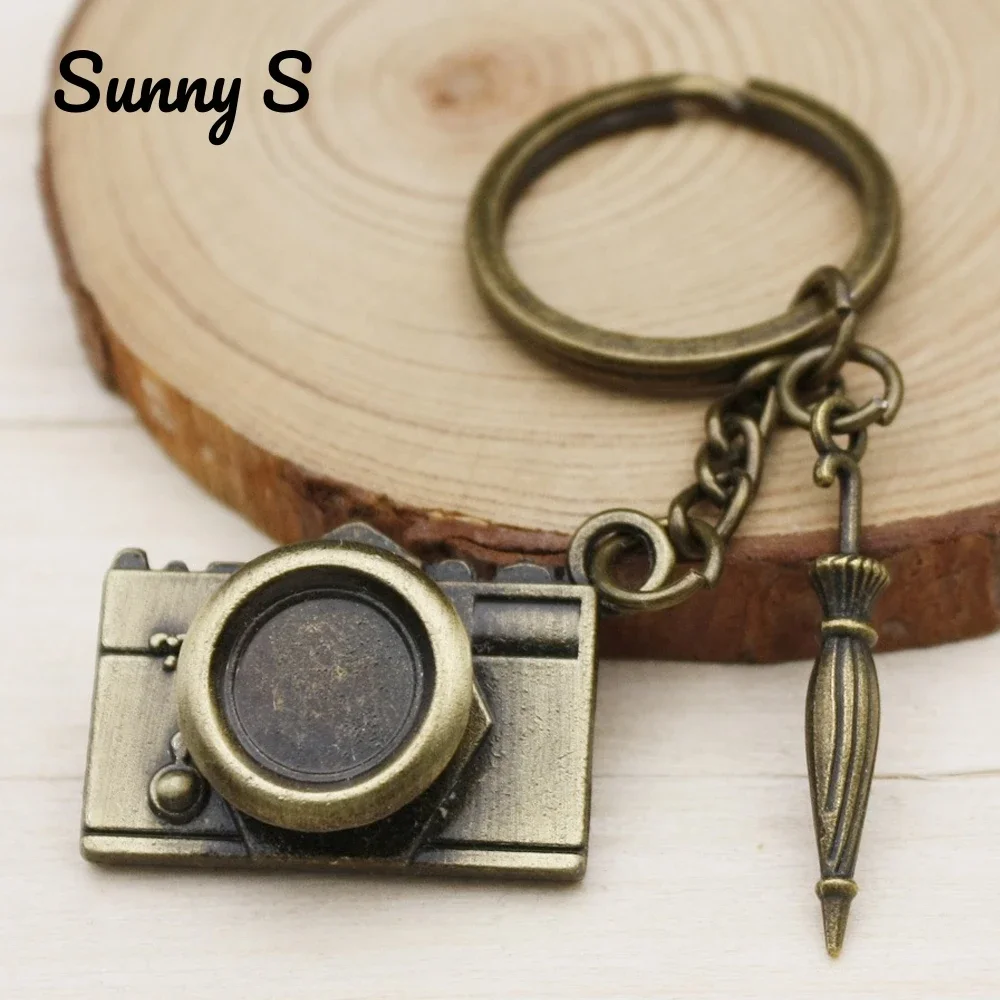 Vintage Metel Camera Pendant Keychain Fashion Creative 3D Camera Car Motorcycle Trinket Keyring Bag Charm Women Men Key Holder