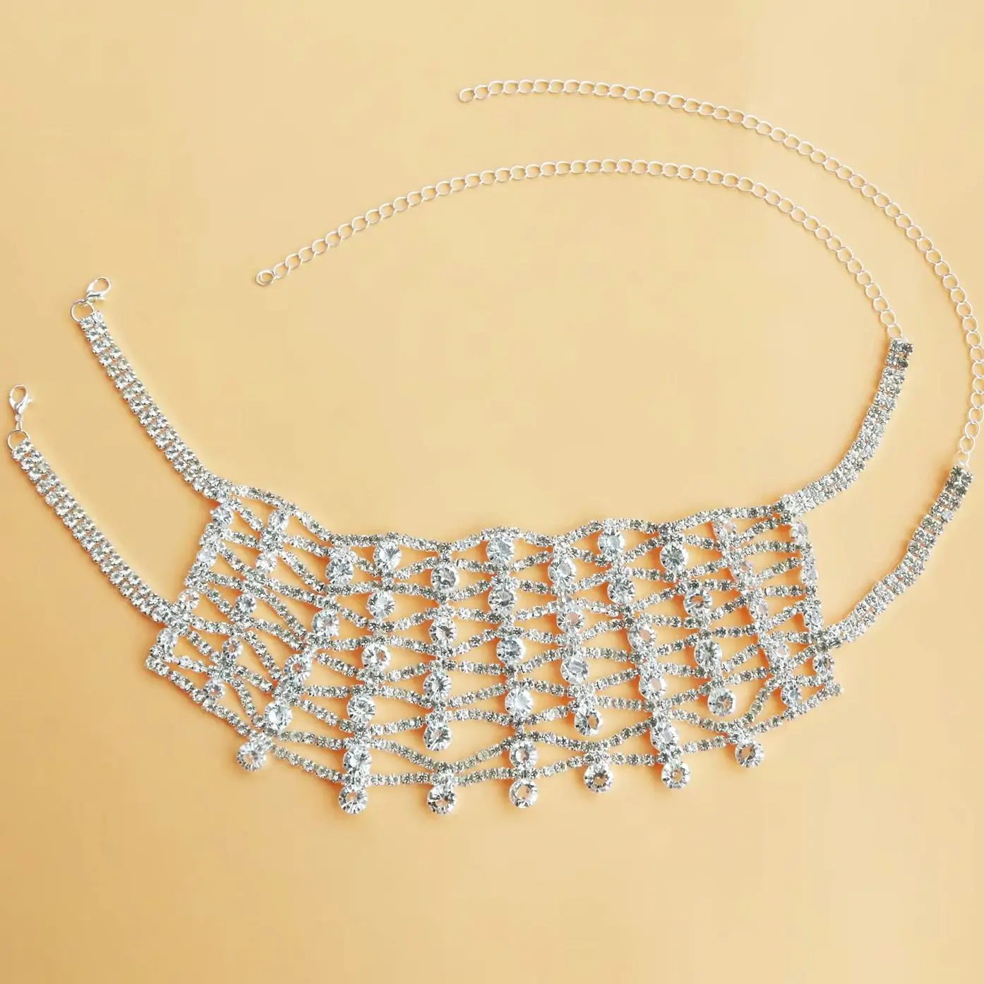 Neue modische glänzende Kristall-Halskette mit Strass-Quasten für Damen, Party-Accessoires – Detail 3