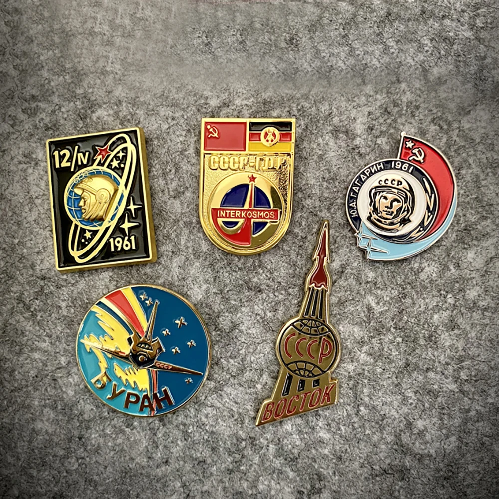 Soviet CCCP Aviation Commemorative Badge Vintage Metal Lapel Pin Space Shuttle Space Station Rocket Lapel Pin Collectible Gift