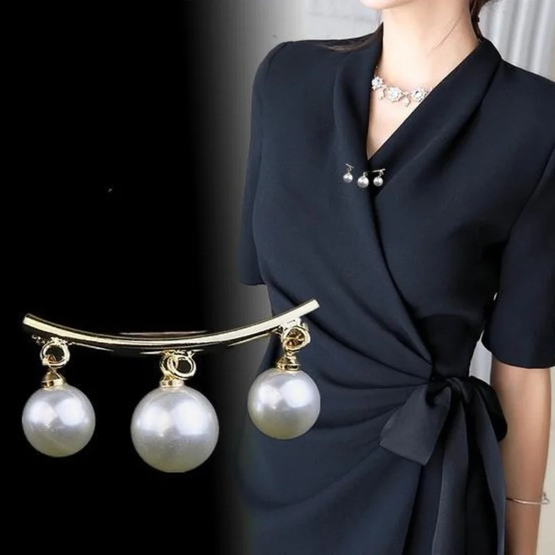 Elegant Faux Pearl Brooch Pin for Women - Secure Dress Clip, Adjustable Golden/Silvery Accessory for Blouse, Scarf, Suits