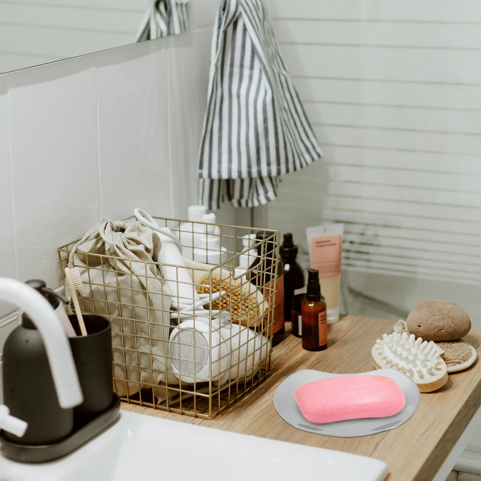 

Stainless Steel Soap Dish Portable Compact Home Use Storage Container Modern Design Practical Functional Soap Box Tray