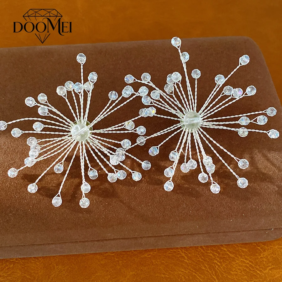 DOO MEI Sparkling Flower Shape Crystal Stud Earrings for Women Handmade Wedding Banquet Evening  Fashion Jewelry Gifts
