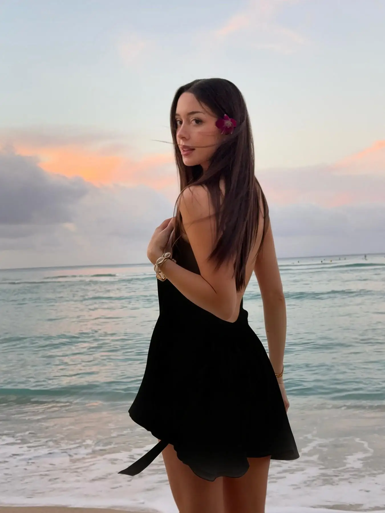 Women's Vacation Beach Sexy Solid Color Backless Halter Mini Dress, Elegant Summer, Perfect for Tropical Getaways