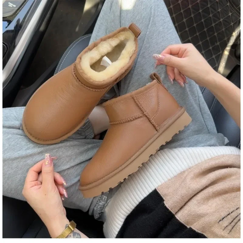 High quality wool women\'s boots, waterproof and glossy leather snow boots, pure wool warm high top low top flat bottom