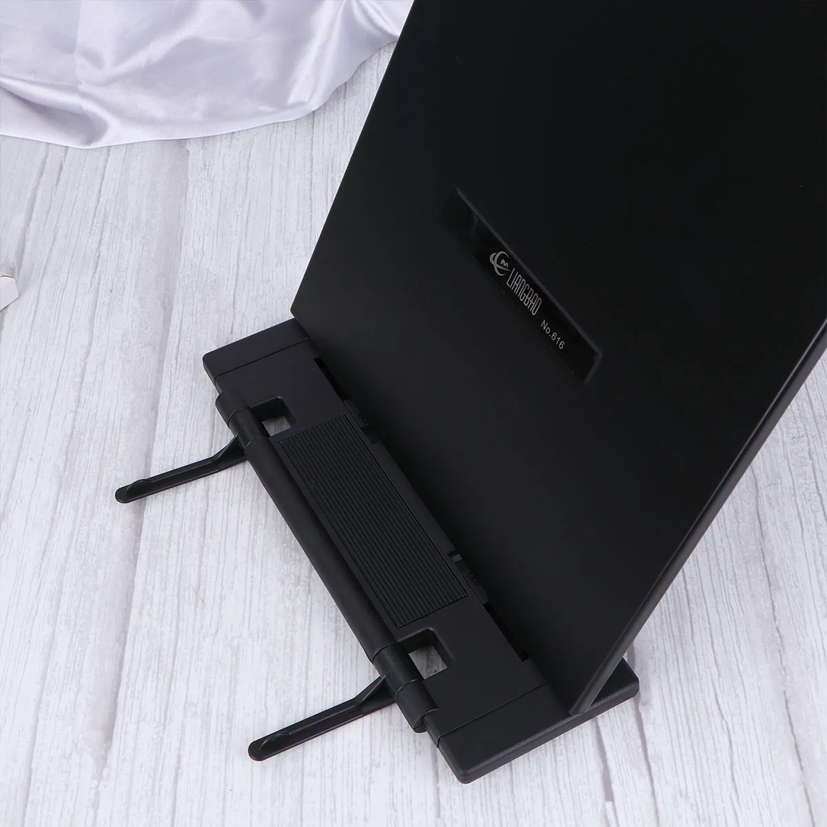 

Computer Document Holder Iron Rust Paint Reading Frame Adjustable Metal Book Stand For Music Scores Cooking Copybook Book