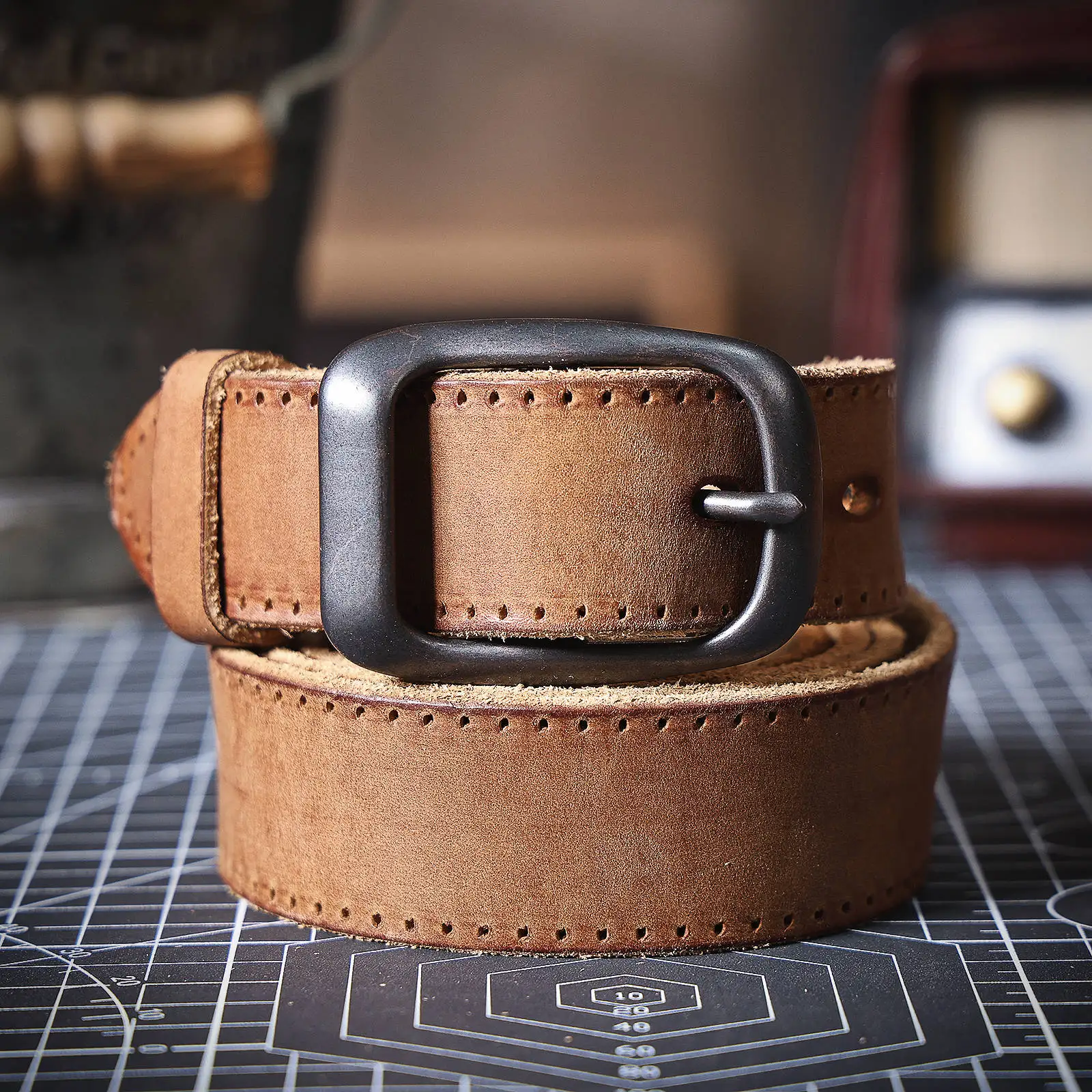 Echtleder-Herrengürtel aus Rindsleder, italienisches dickes Leder mit Geschenkbox, vielseitiger Retro-Jeansgürtel für Herren, ideale Wahl als Geschenk. – Detail 26