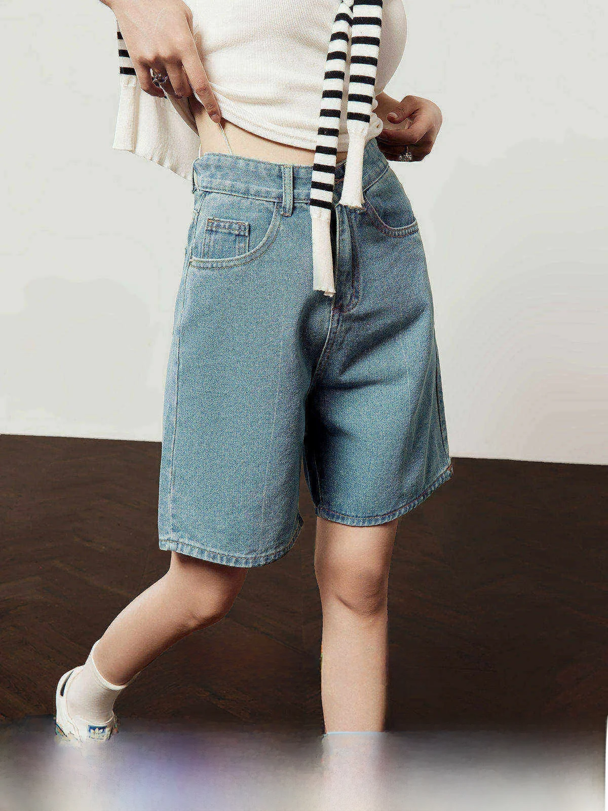 

Синие повседневные женские джинсы свободного кроя, летние, новые, универсальные, для повседневной носки, с широкими штанинами, высокой талией, на пуговицах, прямые, с молнией, пять карманов