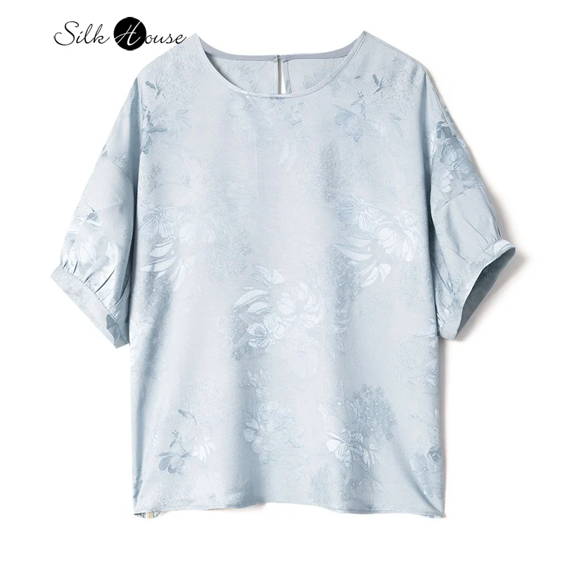 

Daily Comfortable and Versatile 100% Natural Mulberry Silk Jacquard Satin Blue Round Neck Short Sleeved Casual T-shirt