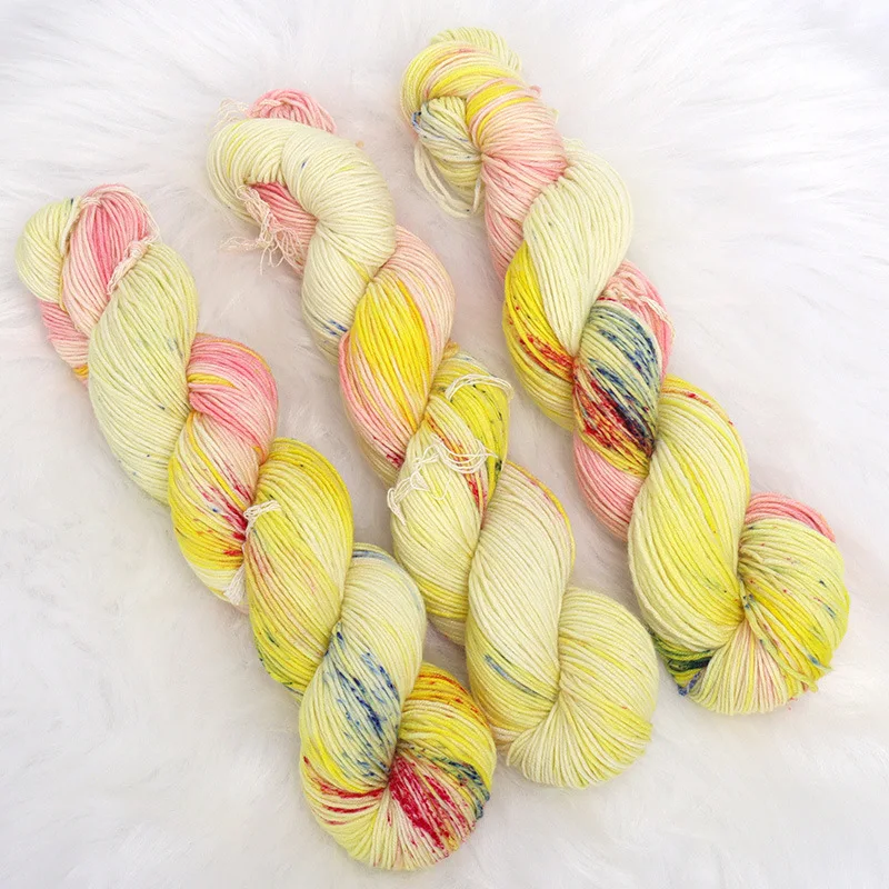 100g Hand Dyed Pure Merino Wool Yarn Colorful Wool Yarn Fine Spun Thread, soft and skin friendly Thread ball