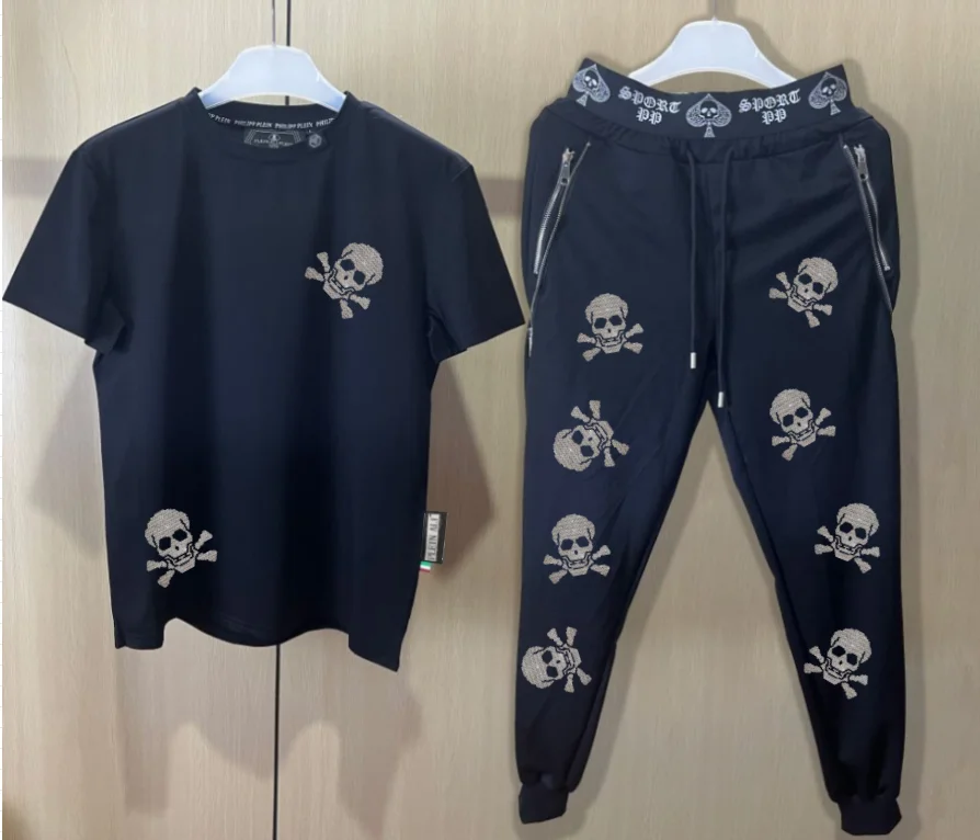 

Fashionable Men's Brand Summer skull Outfit Elegant Lightweight Short Sleeve Tee & Long Pants Tracksuit