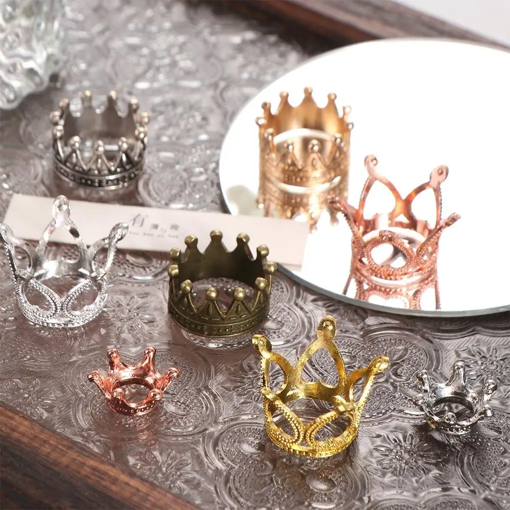 Model Toys Mini Metal Crown Model Ornaments Decorating Dollhouse Miniature Metal Crown Golden Bronze Silver