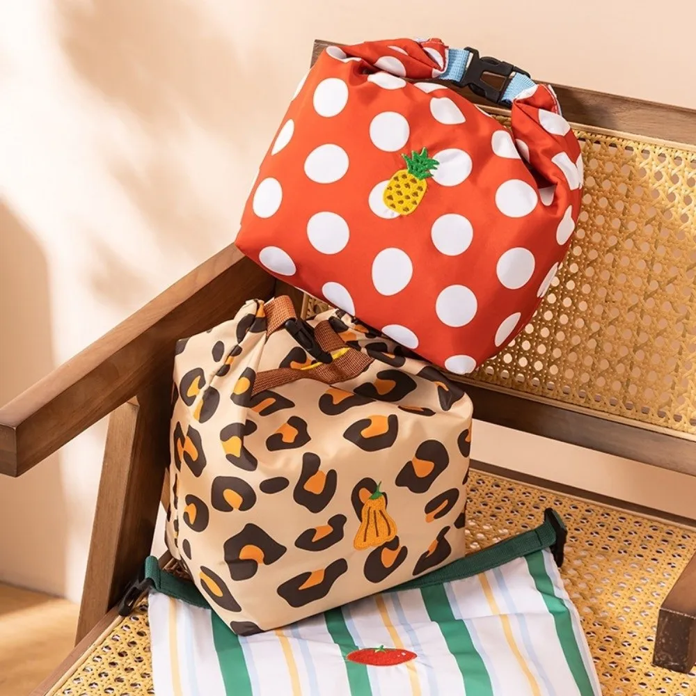 

Portable Large Capacity Lunch Bag Insulated Foldable Insulated Bag Waterproof Hand-Held Food Box Bag Cooling Storage