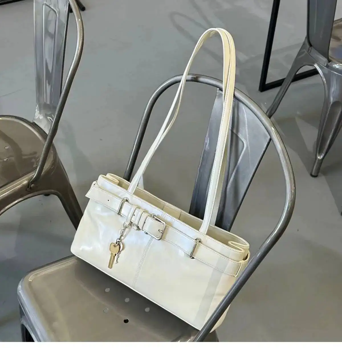 Bloom High Street White Shoulder Bags Women Hot Girls Leather Y2k Handbag Ladies Retro Moto Biker Underarm Bag Bolsos De Mujer
