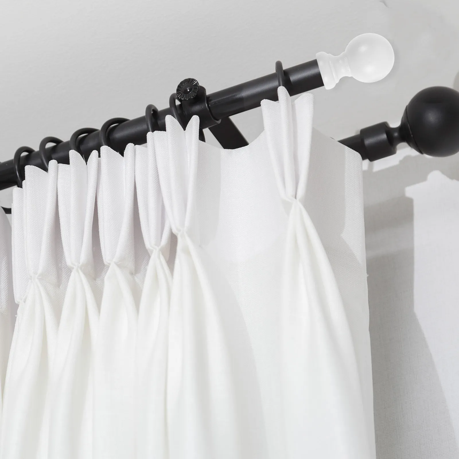 2Pcs Wooden Curtain Rod Finials Screw-on End Caps Fit 23Mm Poles Decorative Replacement Ball Finials for Window Drapery Rods