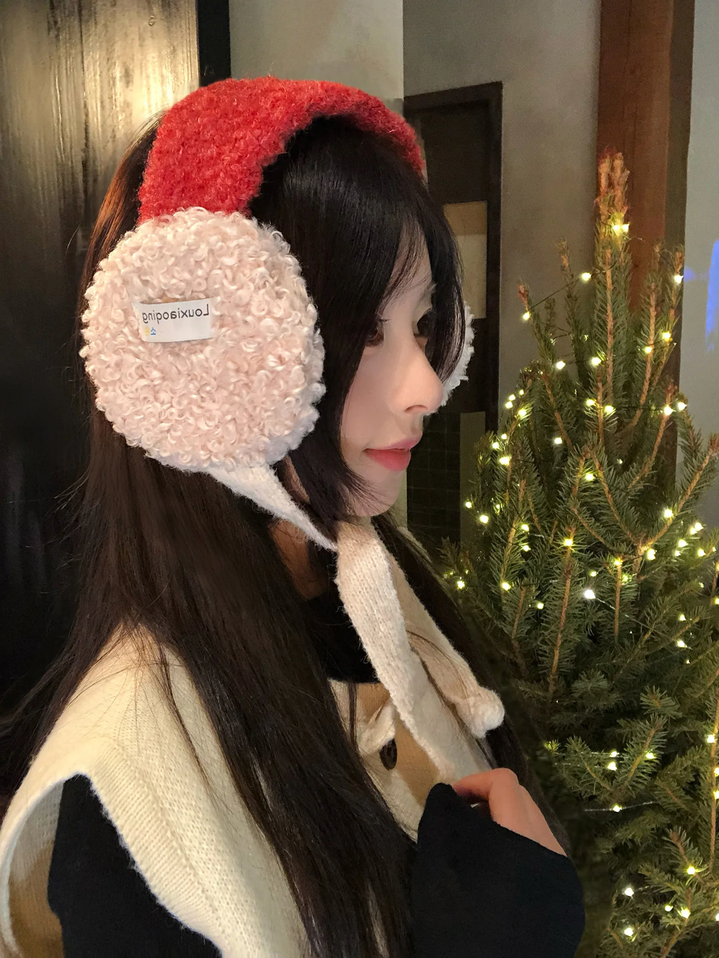赤いぬいぐるみイヤーマフ女性の冬のファッション韓国スタイル暖かい耳保護顔痩せ耳カバー寒い天候用