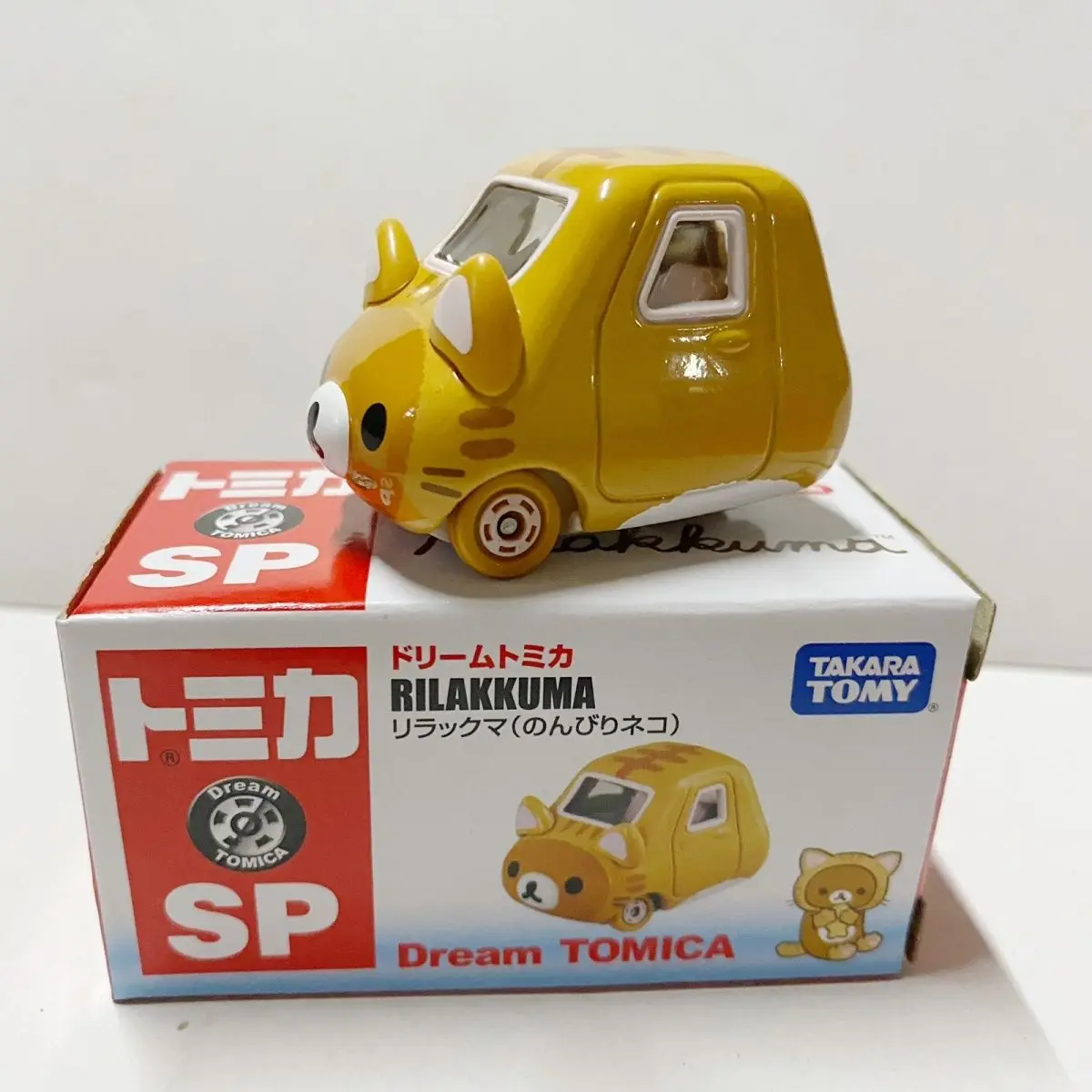 

TAKARA TOMY Disney HelloKitty Alloy Car Model Japan Version Mini Toy Gift Collection