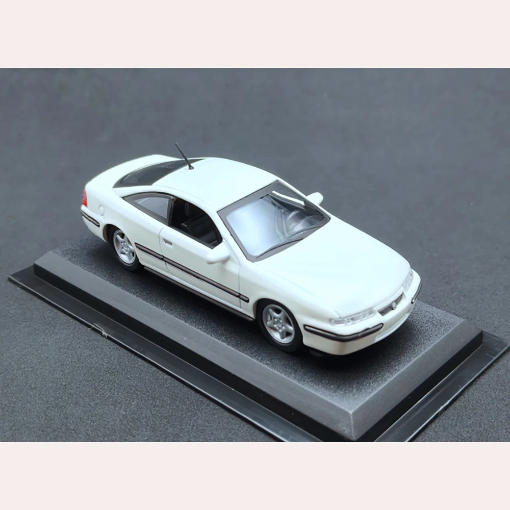 Old Goods In Stock With Defects Die-cast 1:43 Scale Opel Calibra Coupe Simulation Alloy Car Model Fans Collectible Souvenirs