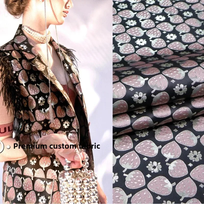 

Золотая линия, парча, жаккардовая ткань, клубничная пряжа, окрашенное платье, плащ, модный европейский брендовый дизайн, ткань для шитья своими руками