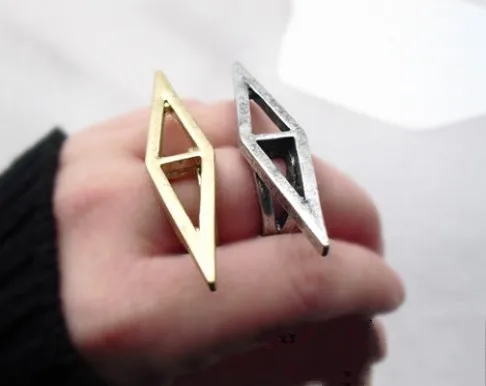 Gold Silver Metal Punk Rivet Sharp Ring Carving Shield Joint Ring