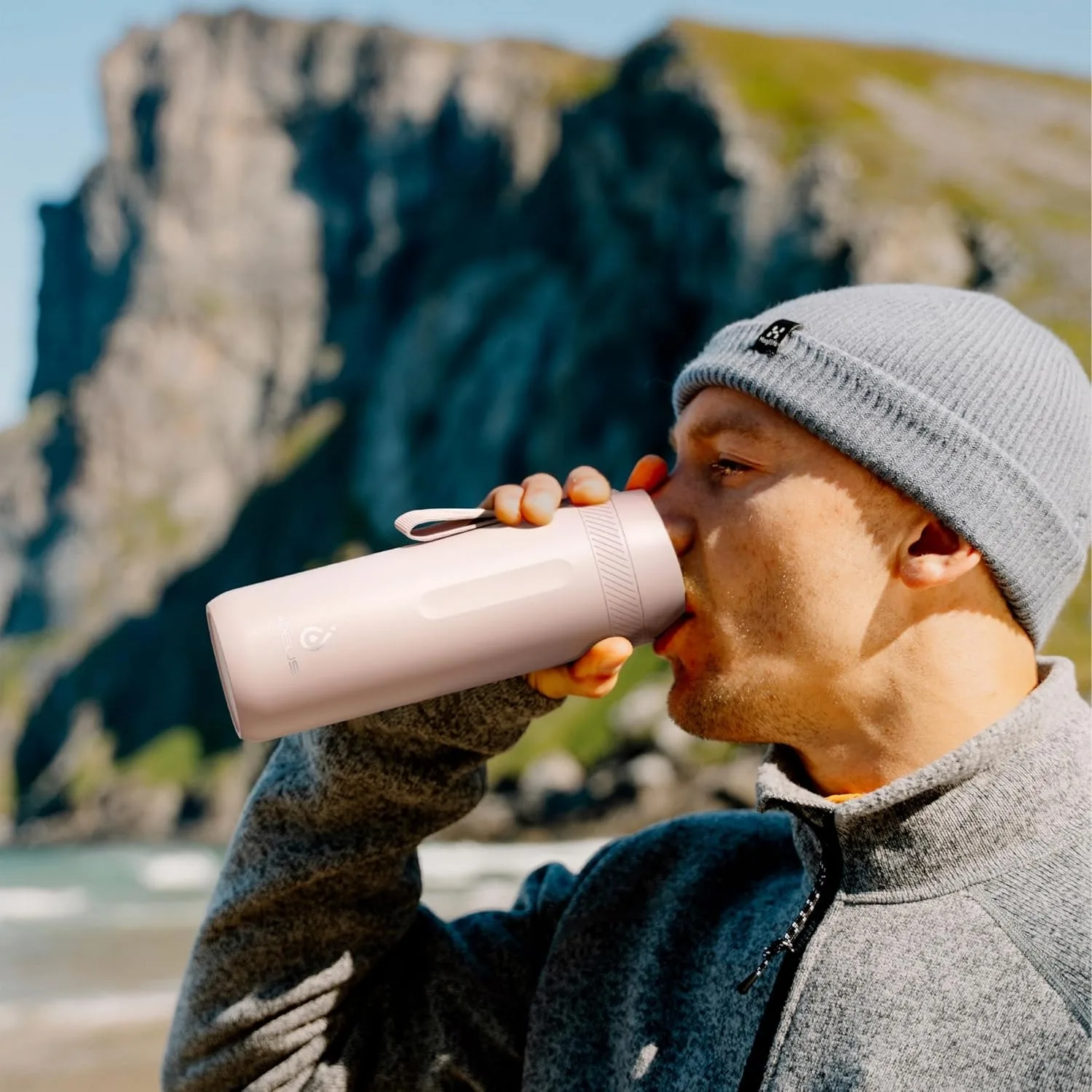 

Ideus 304 Stainless Steel Insulated Water Bottle 591ml With Button Cover Leak-Proof Travel Insulated Cup 17-Ounce Vacuum Insulat