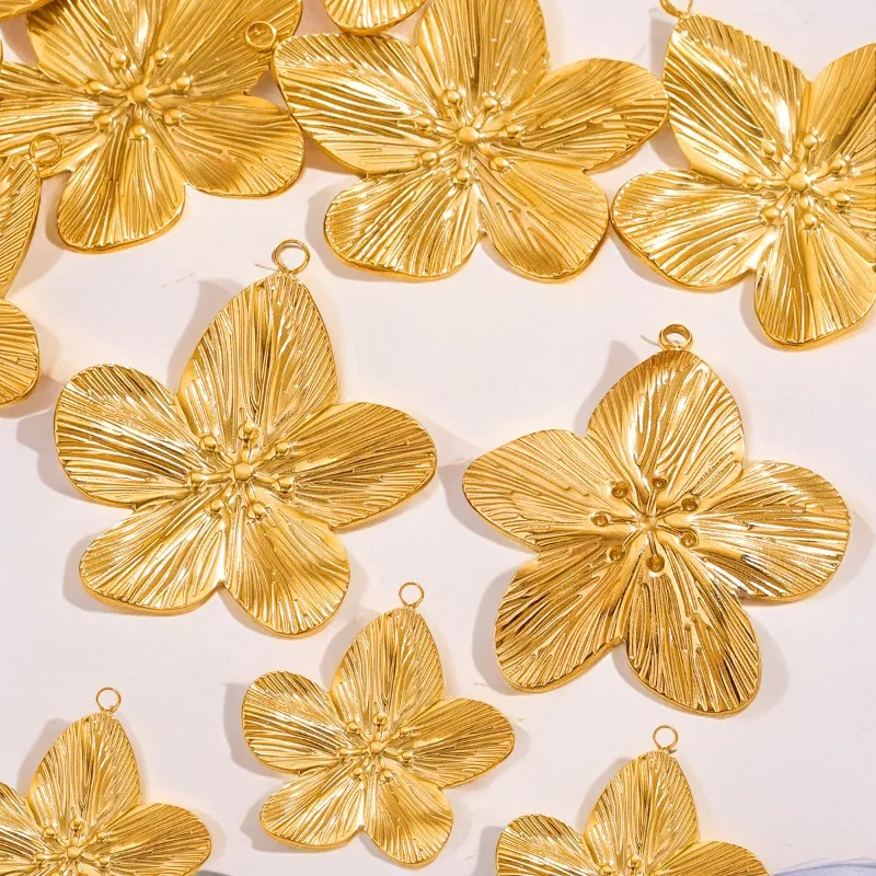 Retro Exquisite Gold Color Stainless Steel Two Sizes Flower Charms for Jewelry Making Necklace DIY Material Accessory Colorfast
