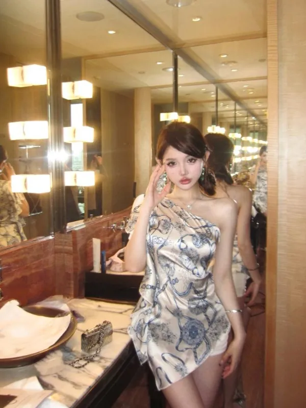 Damski letni satynowy top z nieregularnym dołem, wysokiej jakości, w stylu vintage z kwiatowym wzorem, francuski krótki rękaw.