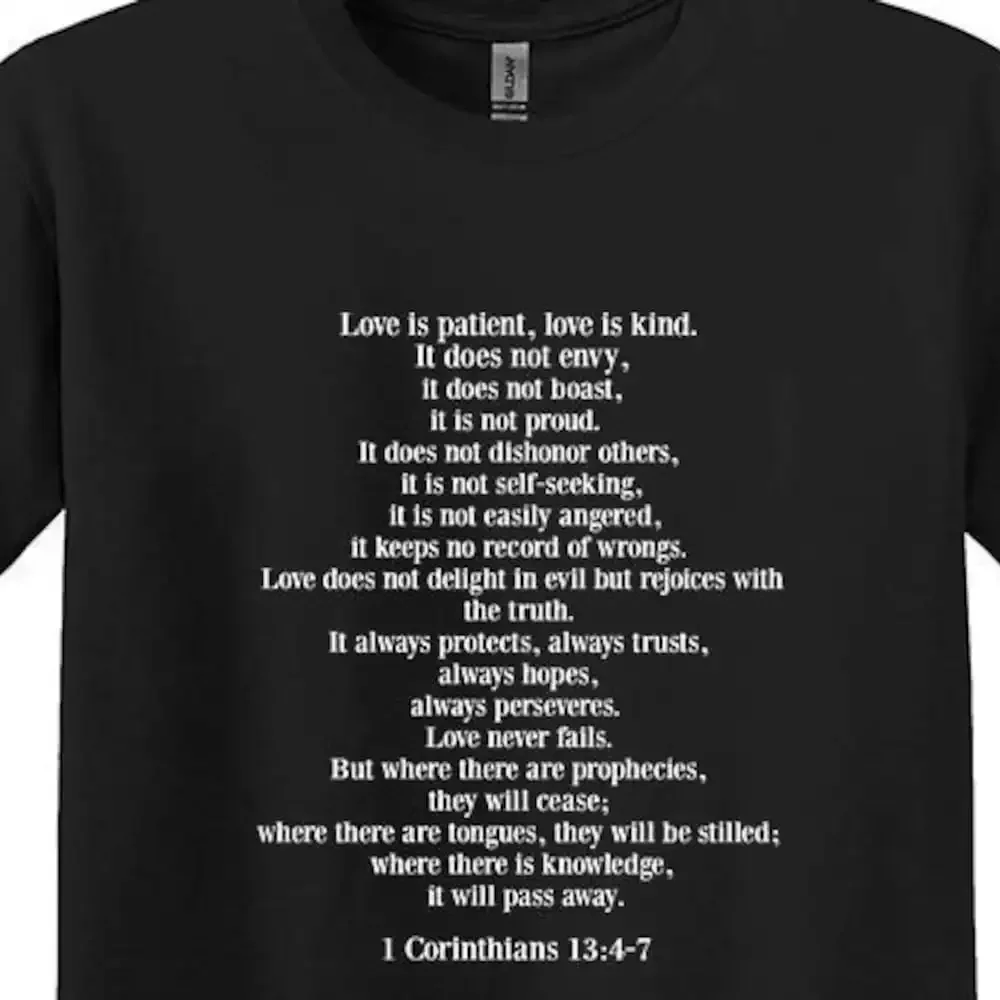 Camiseta religiosa Bíblia 1 Corinthianos 13 4 7 Verso Fé Cristã Abençoado Amante de Jesus