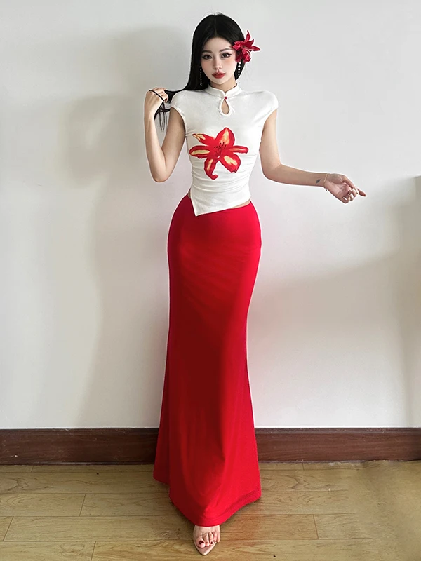 Ele الأحمر تي شيرت وتنورة مطبوعة Faionable الأبيض تعزيز الشرقية الدكتور العصرية المرأة قطعتين مجموعة صيف 2025