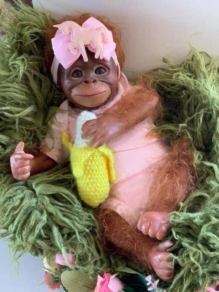 

45CM Reborn Monkey Baby Orangutans Lifelike Soft Touch Cuddly Soft Body Doll Collectible Art Gifts for Adults