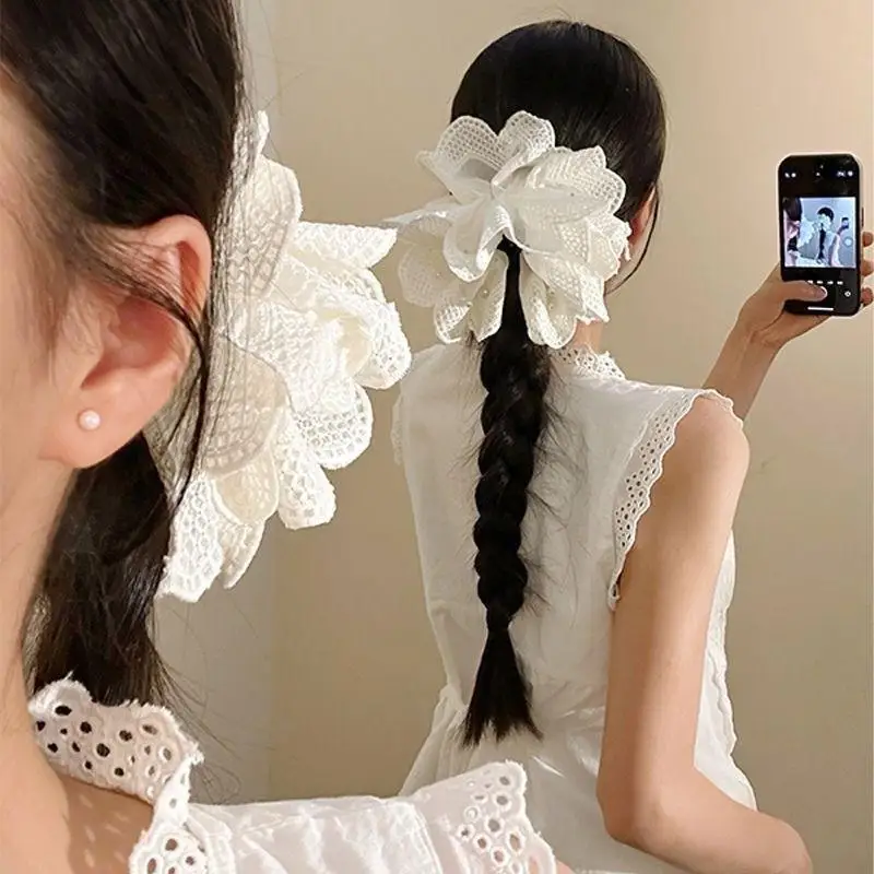 Weiße Haarspange mit Spitzenblumen, atmungsaktives Gewebe, Perlendetails für den täglichen Gebrauch, Hochzeiten, Partys – Detail 2