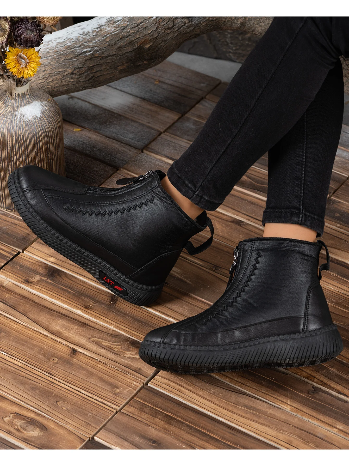 2026 Winter Damen Fleece-Gefütterte Leder-Stiefeletten Klettverschluss Stickerei Rutschfeste Weiche Gummisohle Warme Freizeitstiefel – Detail 25