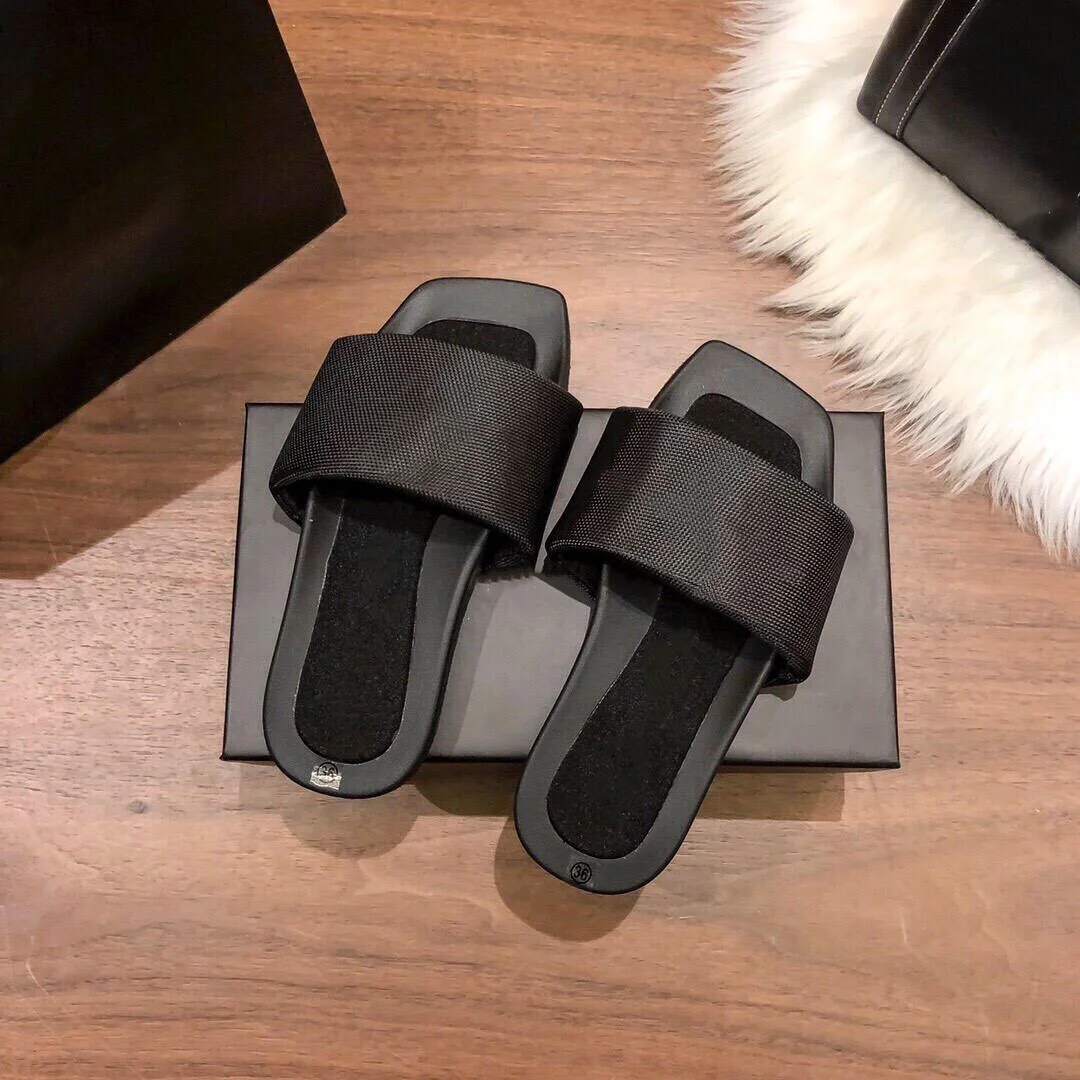 

Brand Discount Summer Sandal Stylish and Versatile Square-Toe Slippers Flat Sandals All-Season Beach Sandal Can Be Worn Outdoors