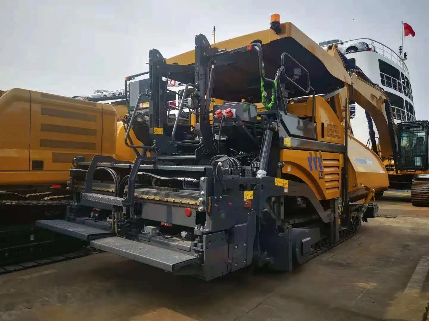 เครื่องปูยางมะตอยไฮดรอลิกแบบให - Heavy Equipment In Construction บทวิจารณ์และราคา