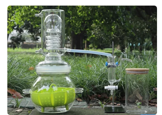 

Стеклянный алембик для домашнего использования: для производства парфюмерии и DIY-проектов (вода и эфирные масла)