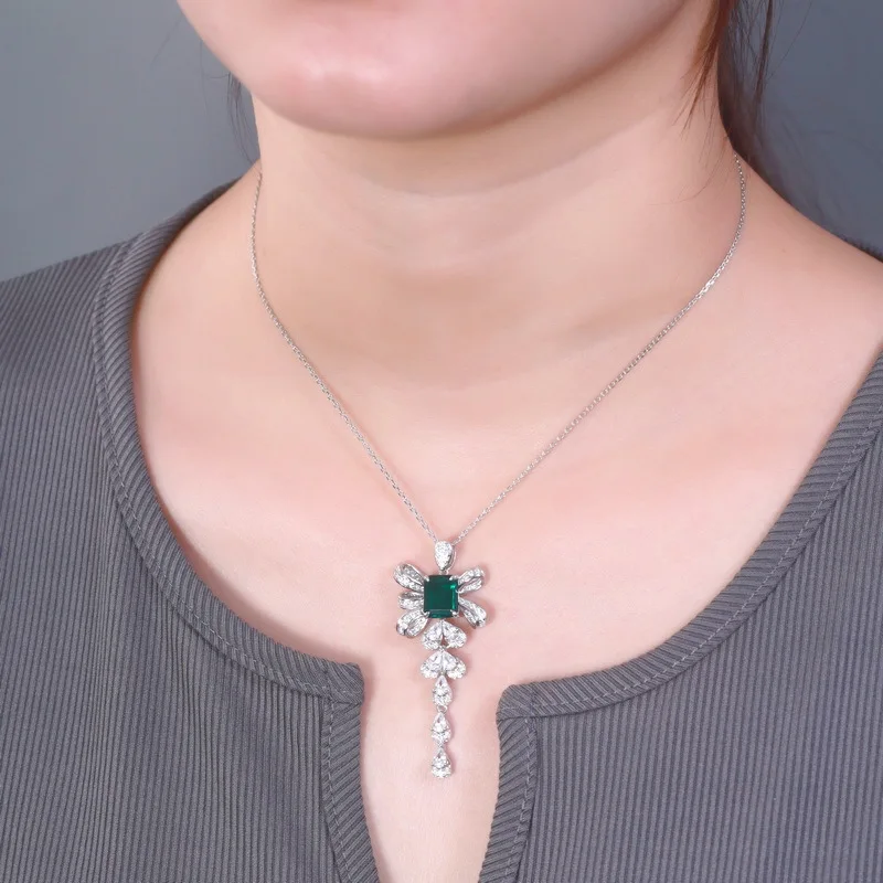 Bow Long Cultured Emerald Necklace 18K Gold Inlaid with Colored Baby Stones PT950 Platinum Clavicle Chain