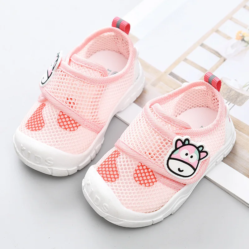Baby Boy e Girl\'s Soft Sole Sneakers, recém-nascidos Primeiros Caminhantes, andando sapata plana, cor aleatória, estoque, grandes vendas, 0-3 anos