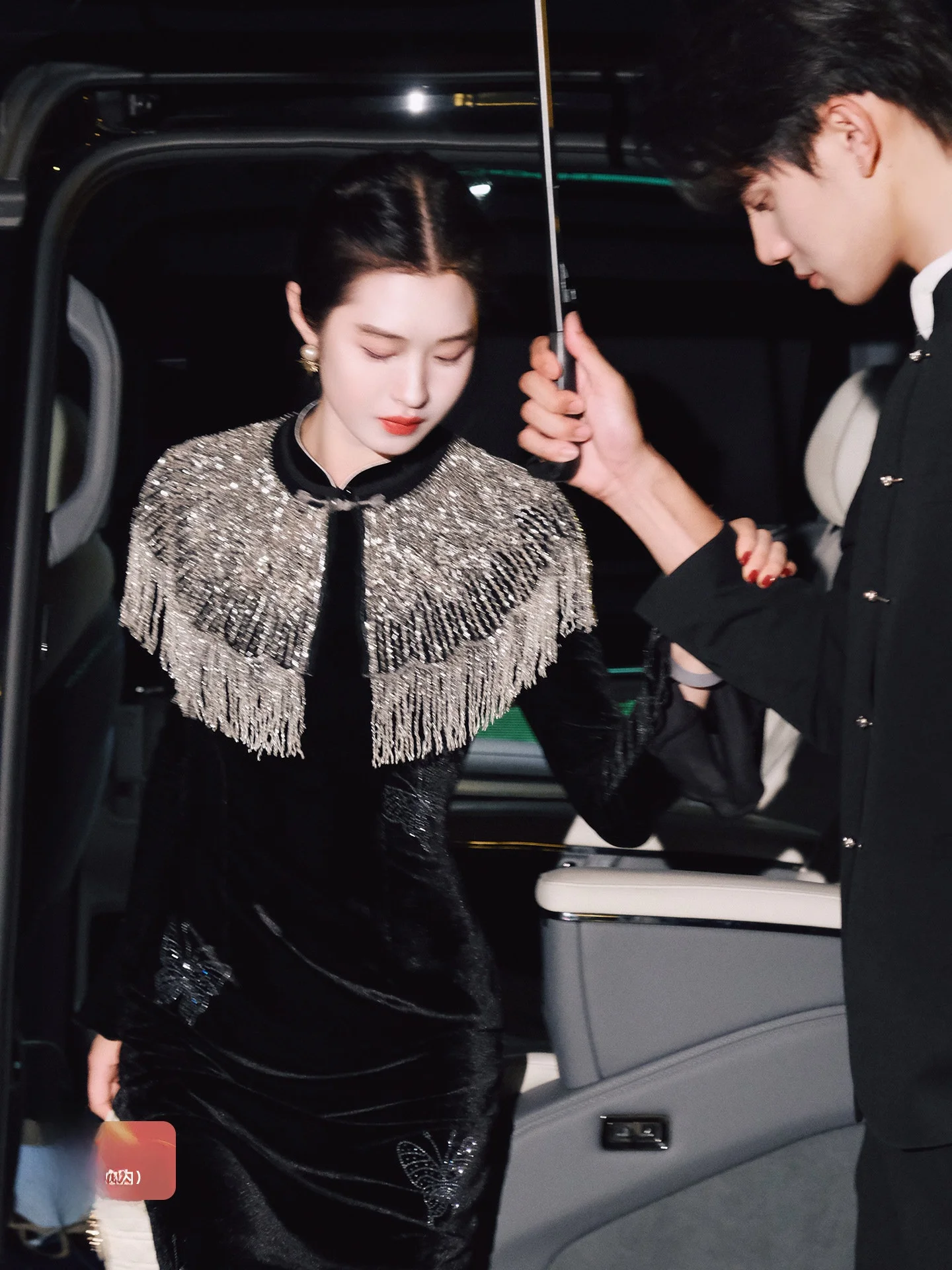 

Новая китайская тяжелая цепная цепочка-накидка на плечи с бусинами, серебристая, осенне-зимняя, модная верхняя одежда, универсальная женская модель