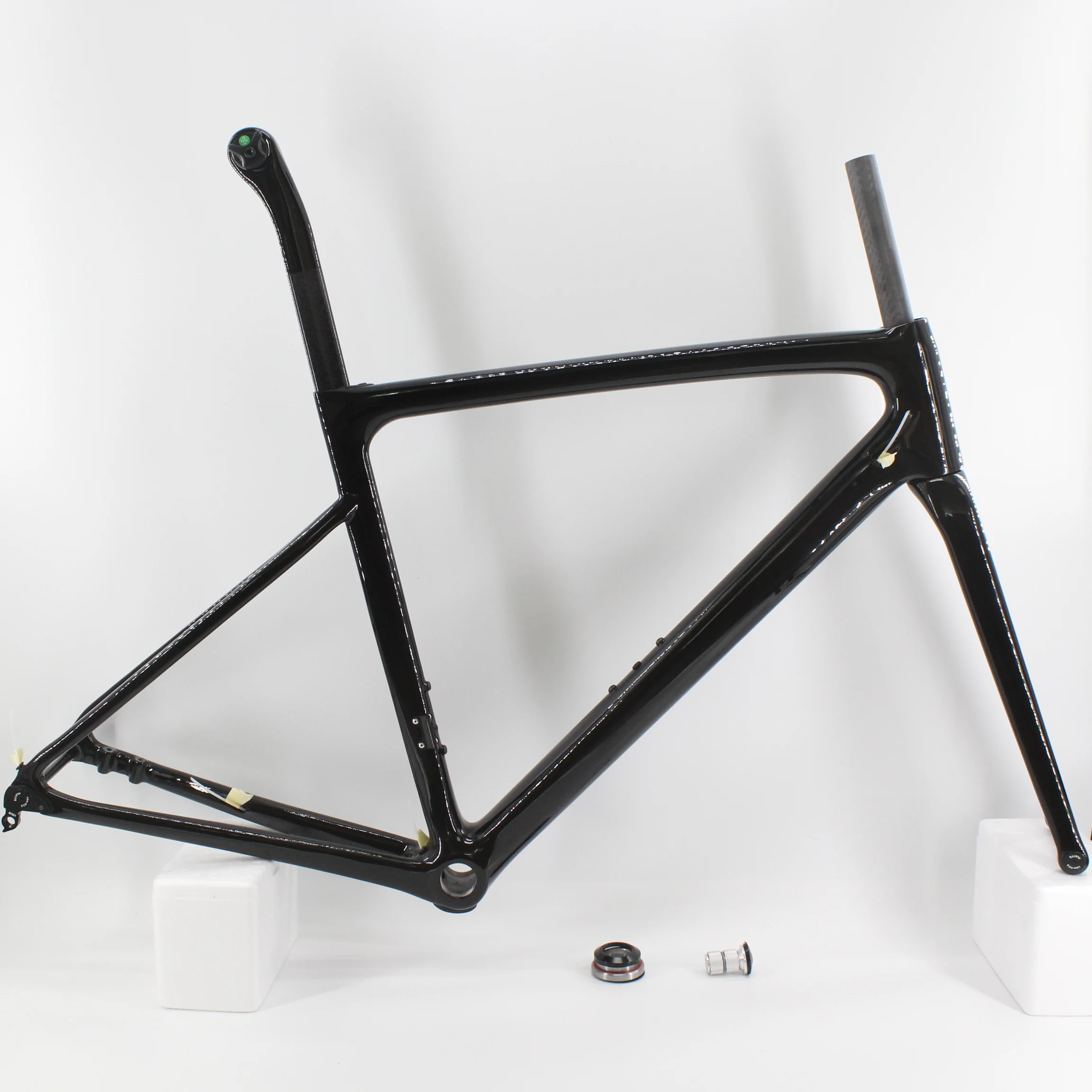 Light Carbon Fiber Racing Road Bike Frame, Matt UD, Fibra de carbono completa, Através Eixo, Freio A Disco, Ultra Leve, 700C, 850g, Mais Novo